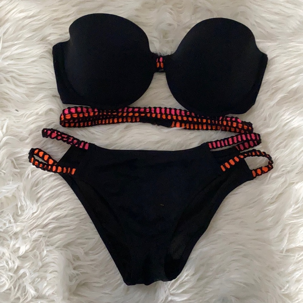 S36DD Victoria’s Secret Swim Top w/ Large Bottoms